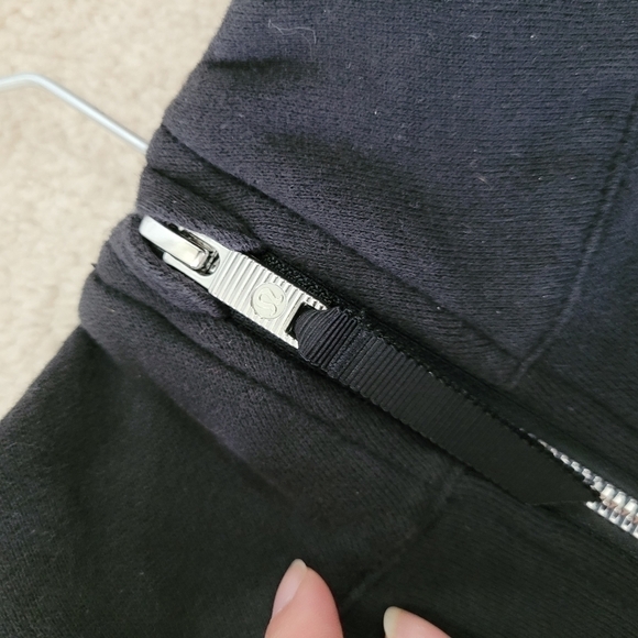 RARE Lululemon Floral Flock Pullover size 2 black quarter zip velvet floral 2017 - Picture 13 of 16